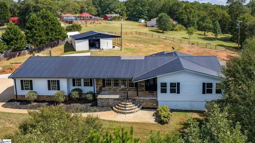 399 Old Farrs Bridge Road, Greenville