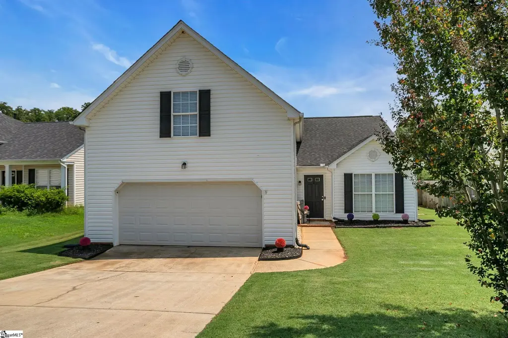 212 Clay Thorn Court, Greer