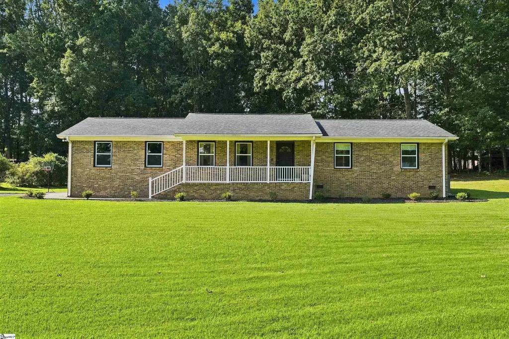 107 Lindley Court, Moore