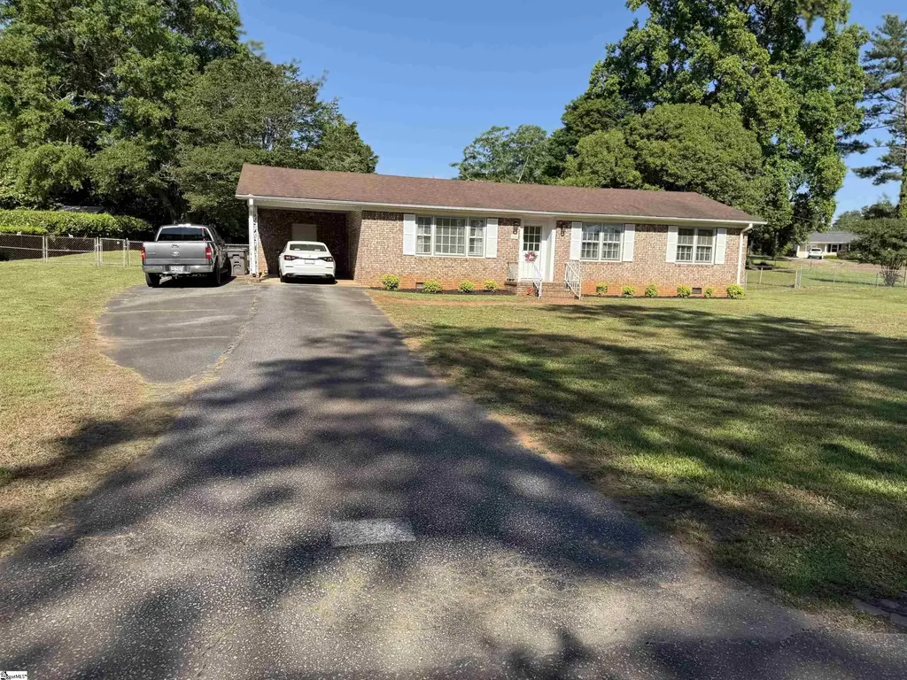 104 Russell Street, Spartanburg