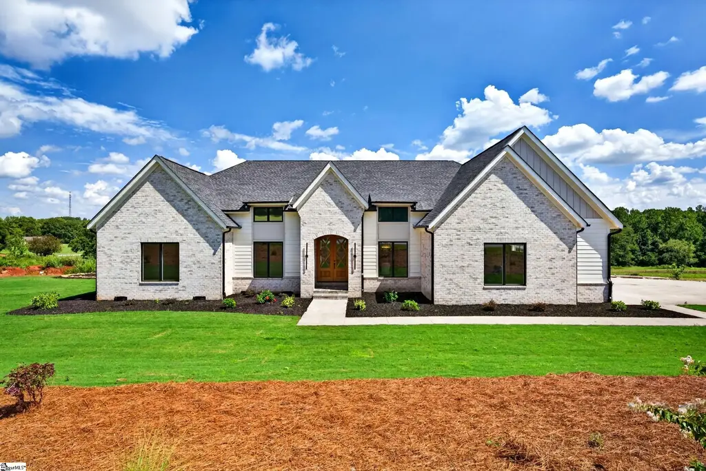 91 S Bates Road, Taylors