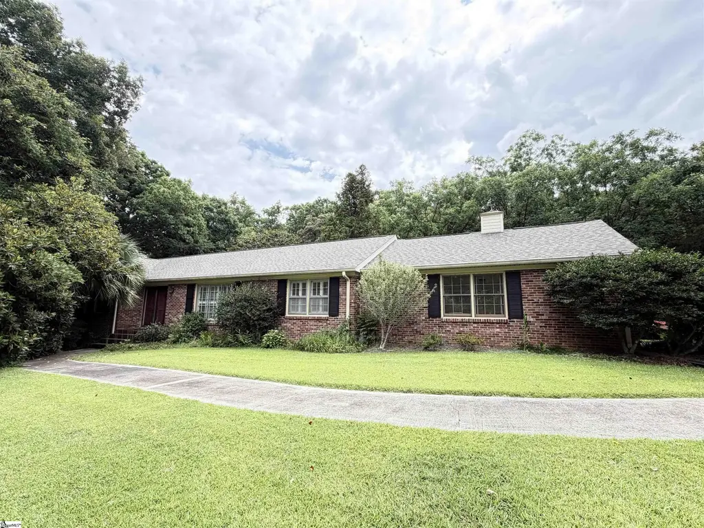120 Arrowood Lane, Laurens