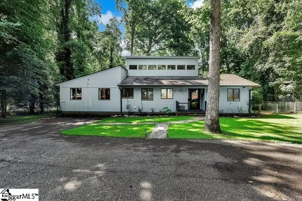 123 Forest Drive, Townville