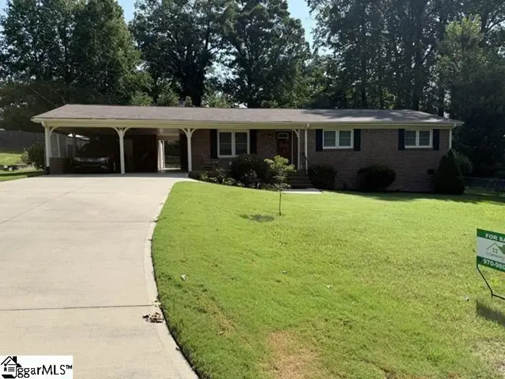 10 Dickens Lane, Taylors