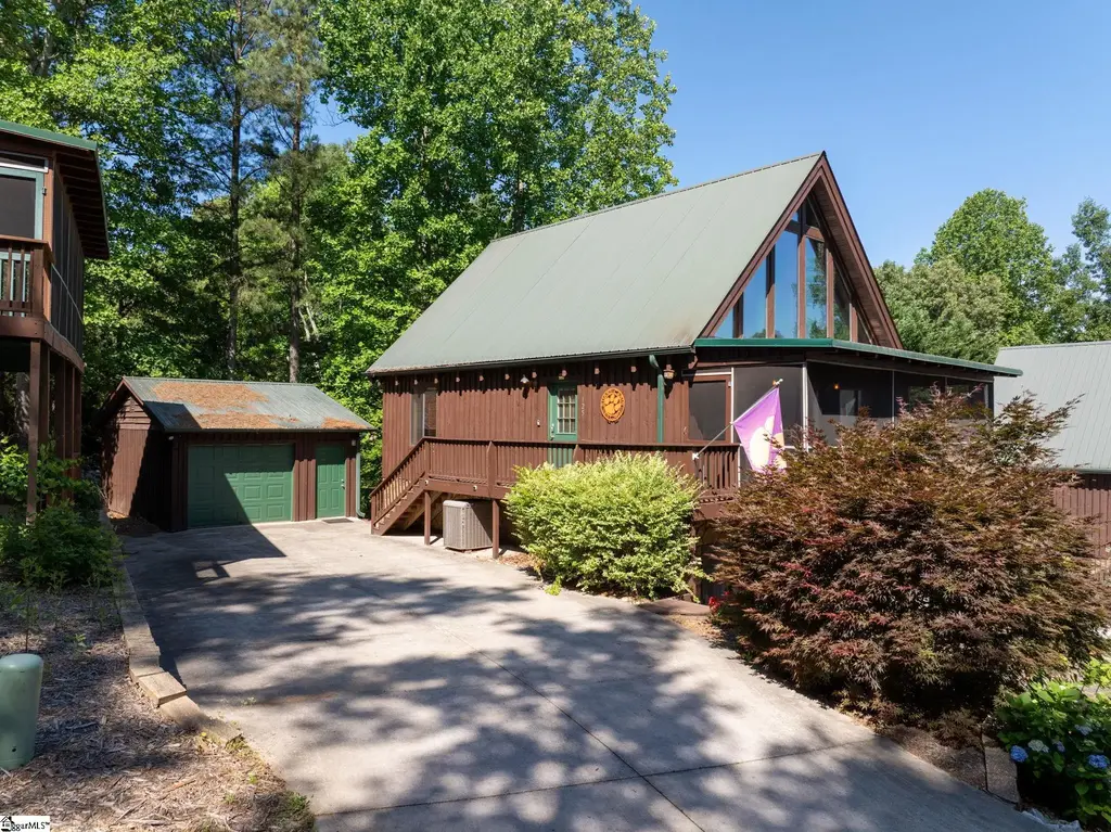 125 Briar Court, Seneca