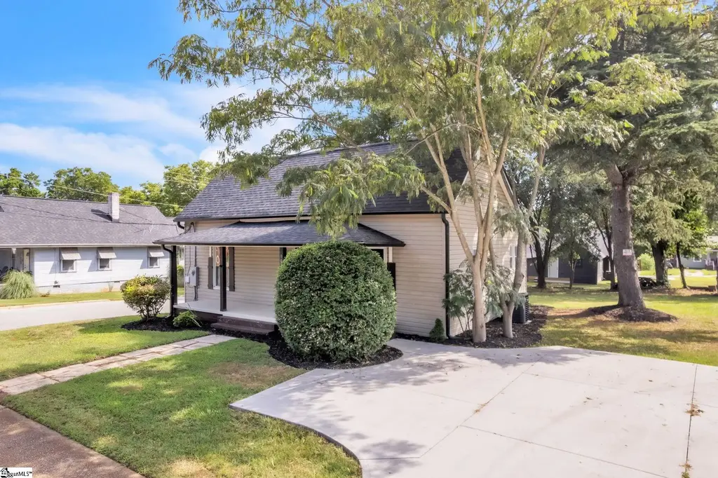 901 S 5th Street, Easley