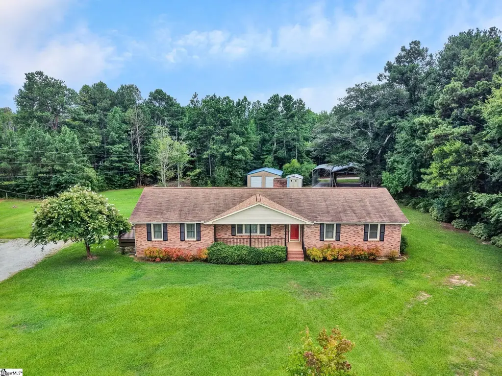 1173 Brook Road, Clinton