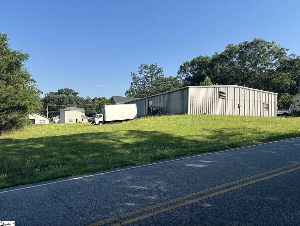 200 Woods Chapel Road, Duncan