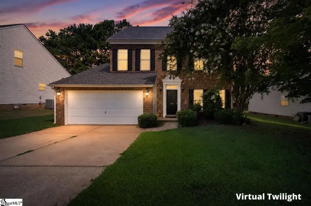 210 Highgate Circle, Greer