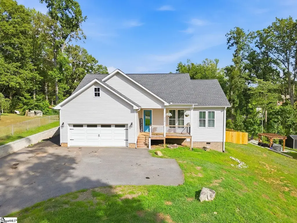 329 Woodley Road, Spartanburg