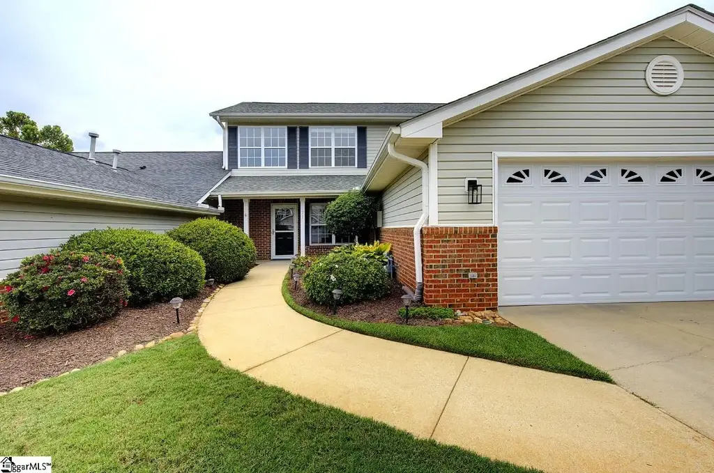 71 River Birch Way, Greer