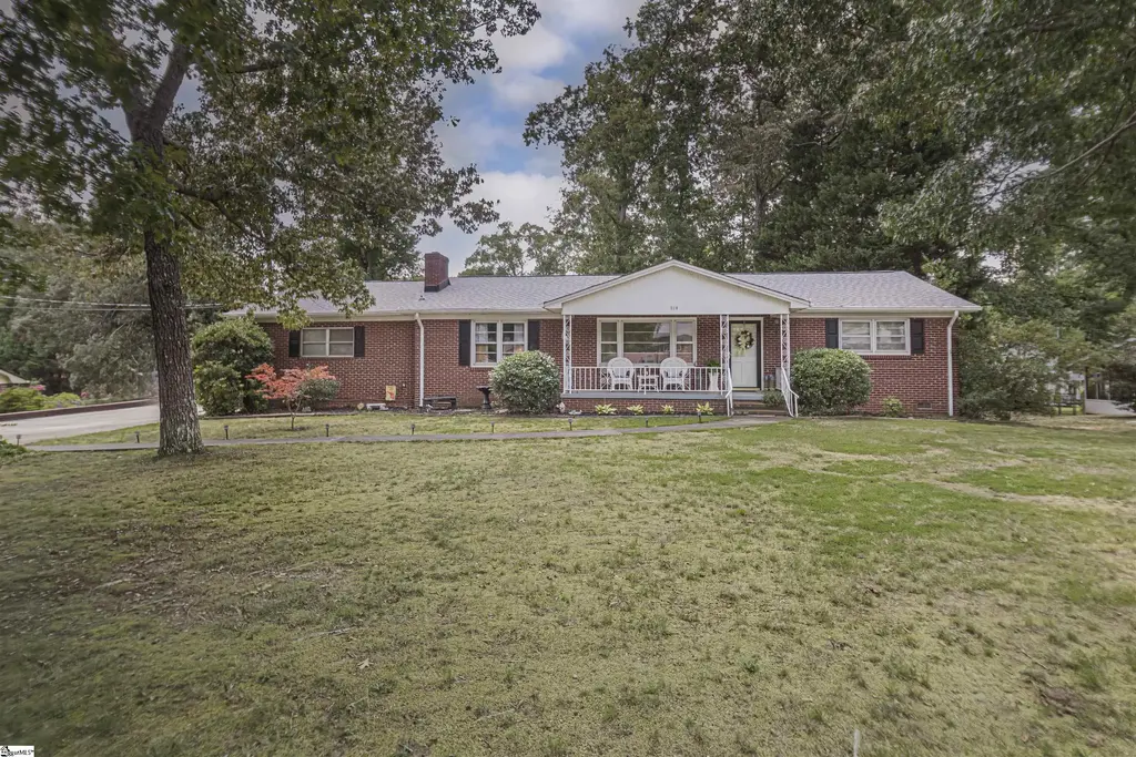 110 George Street, Easley