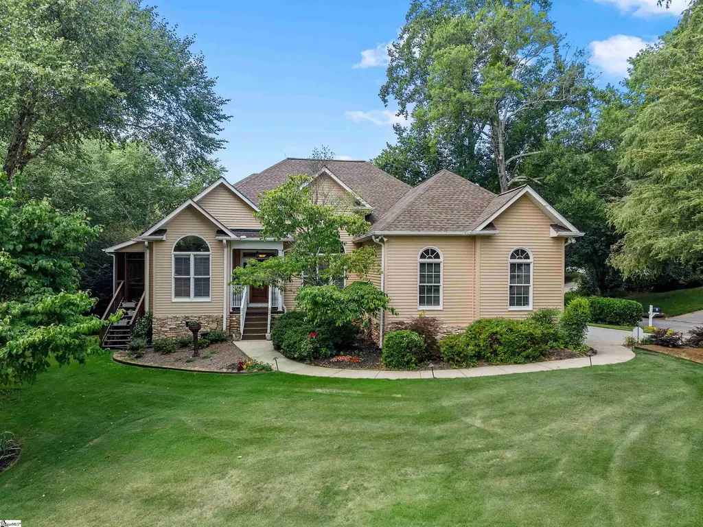 1 Fox Ridge Way, Taylors