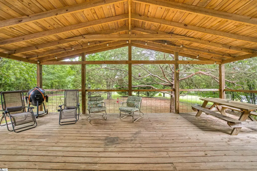 189 Farmers Hill Road, Liberty