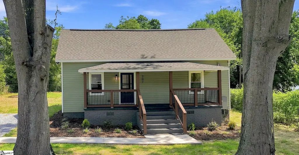 207 South 7th Street, Easley