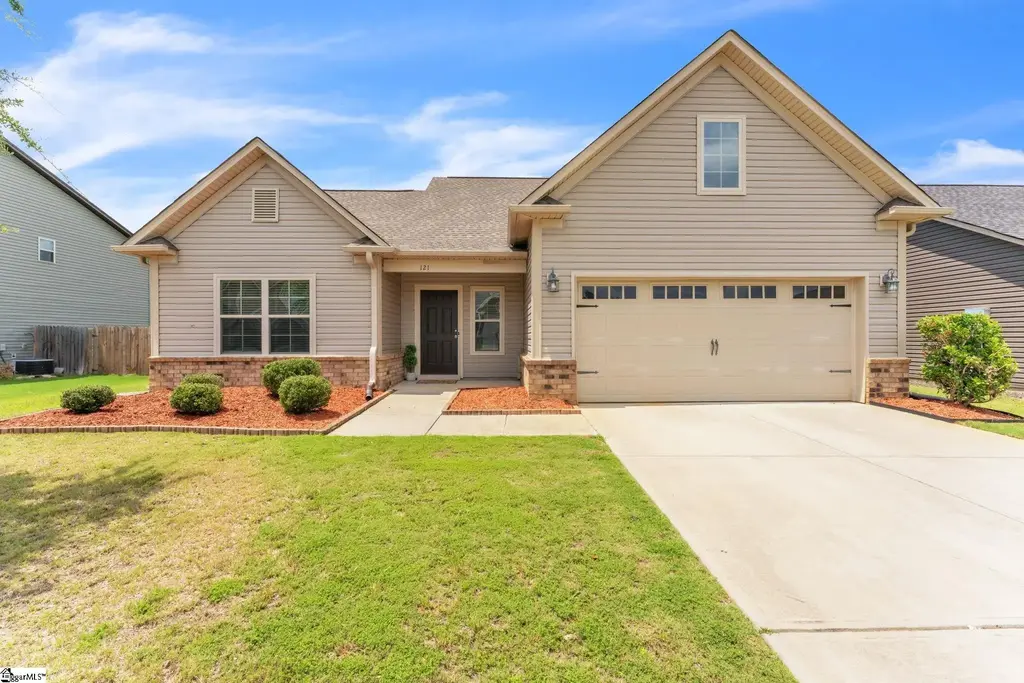121 Screech Drive, Fountain Inn