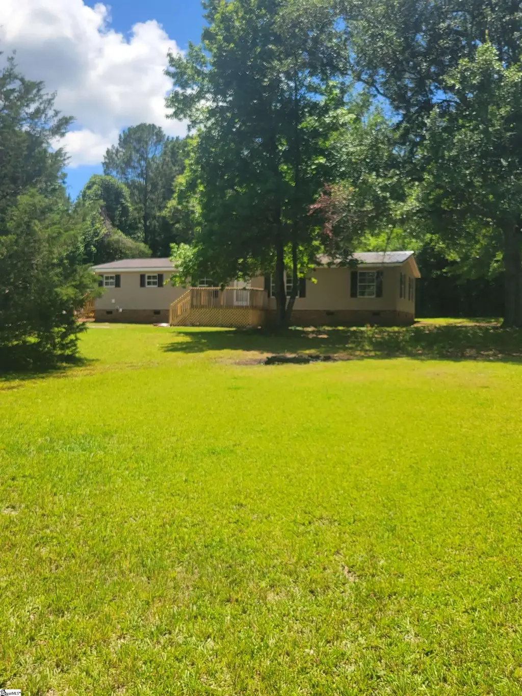 22 Lakeview Road, Fountain Inn