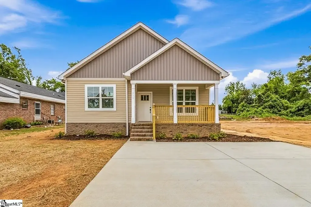 215 W Durst Avenue, Greenwood