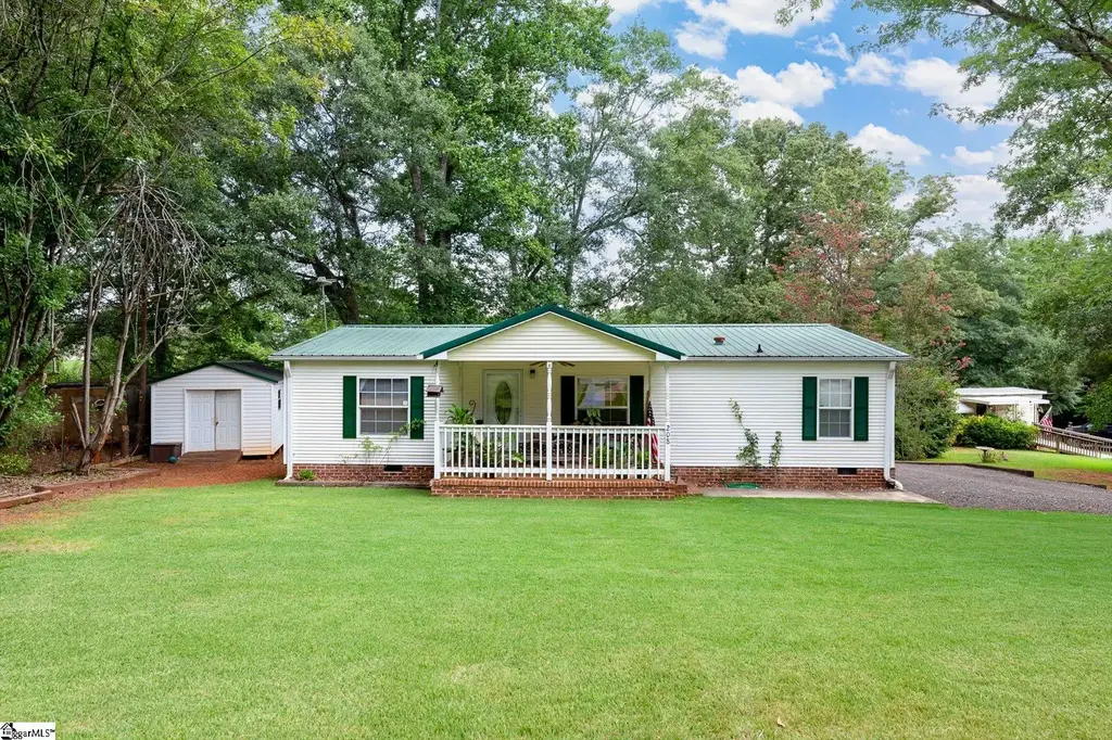 208 Brentwood Circle, Greenville