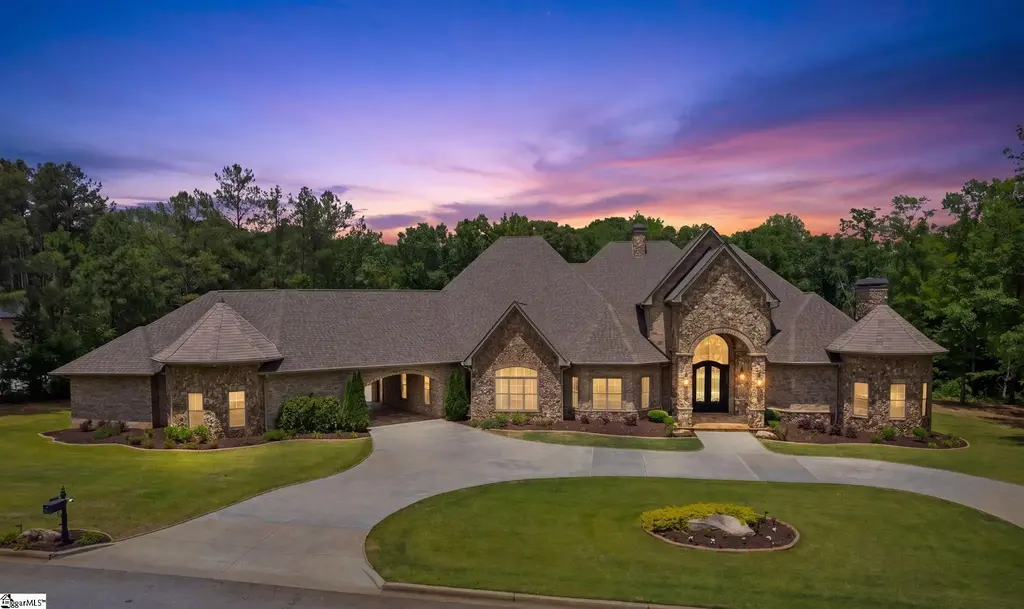 27 Clock Tower Court, Belton