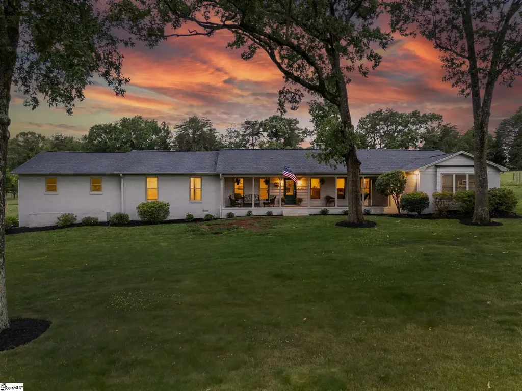 9401 Old White Horse Road, Greenville