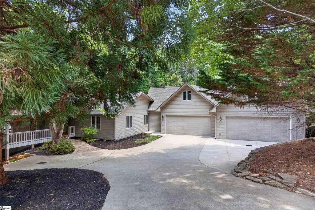 12 Lookout Lane, Salem