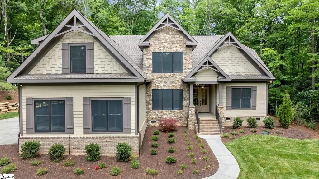 227 Snap Dragon Way, Landrum