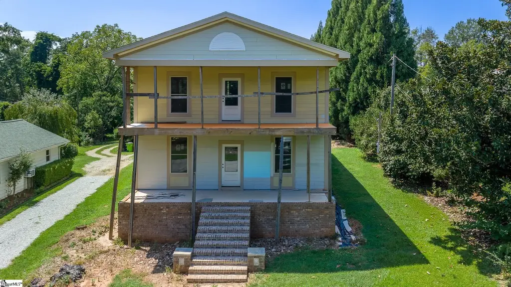 128 S Howard Avenue, Landrum