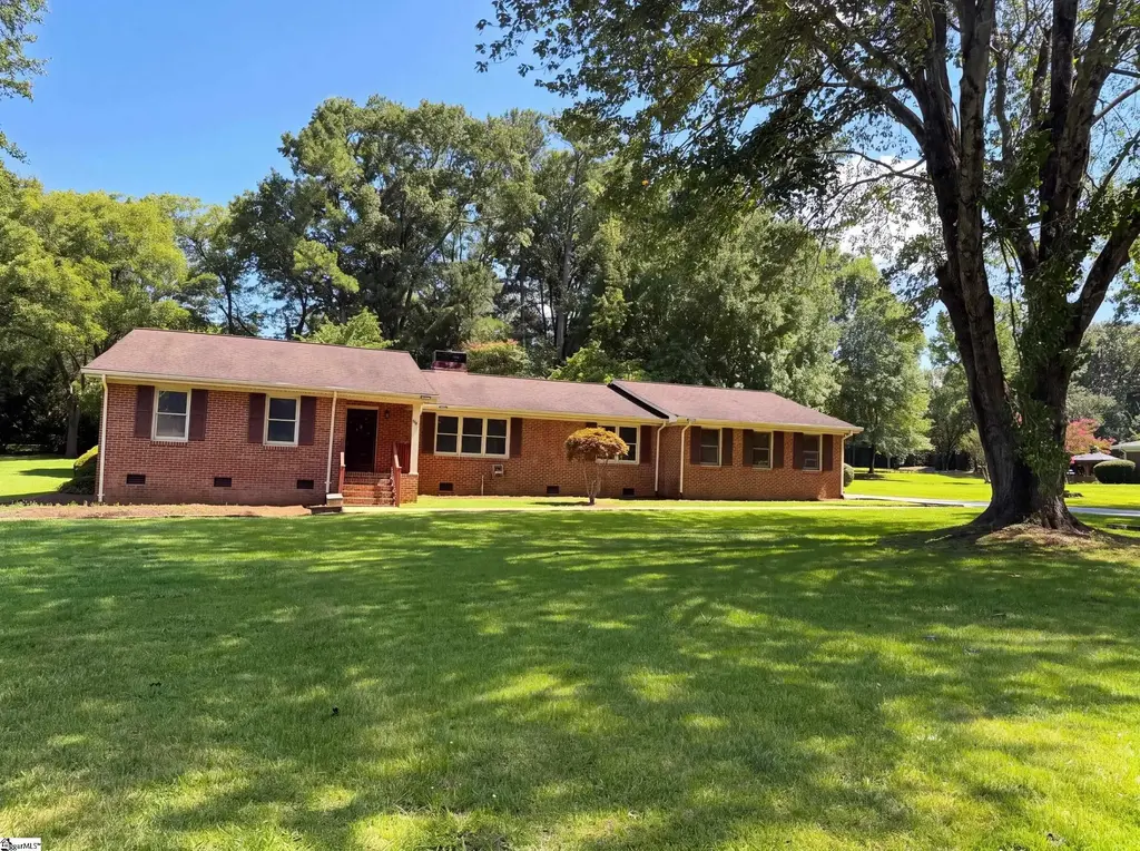 604 Meadowbrook Drive, Spartanburg