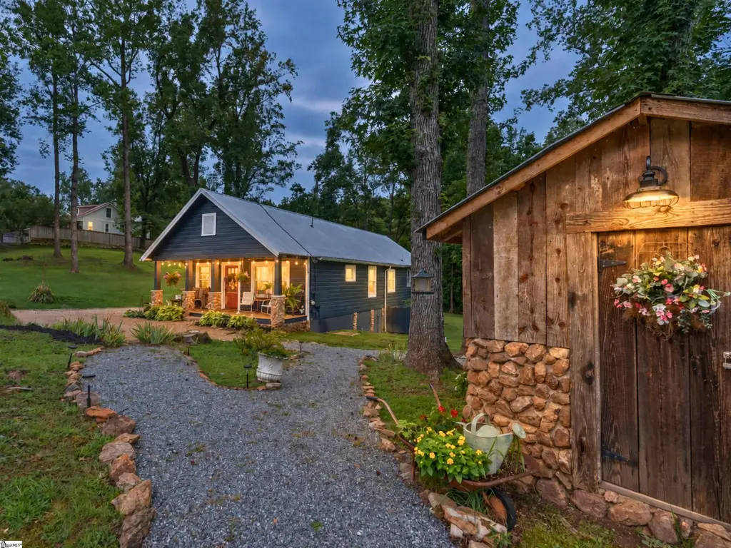 207 Blockhouse Road, Landrum