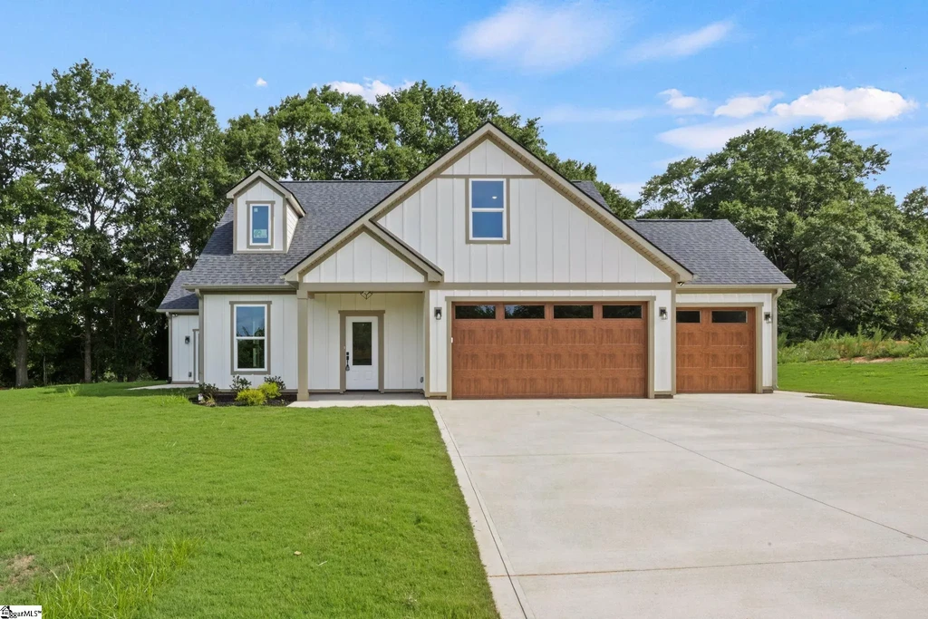 366 Lyman Lake Road, Lyman