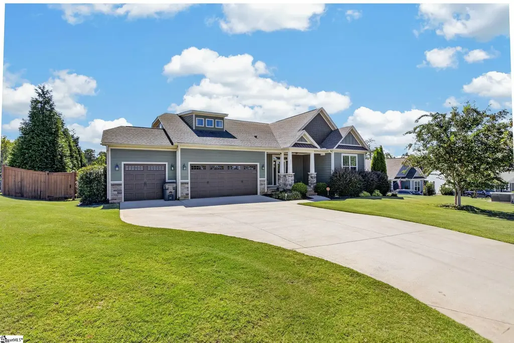201 Ridgefield Lane, Greer