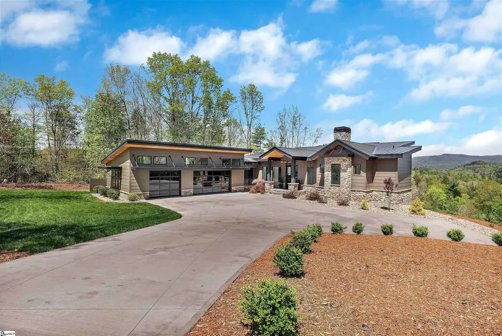 231 Keowee Turtlehead Road, Salem