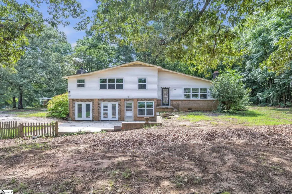 1201 Lakeview Circle, Greer