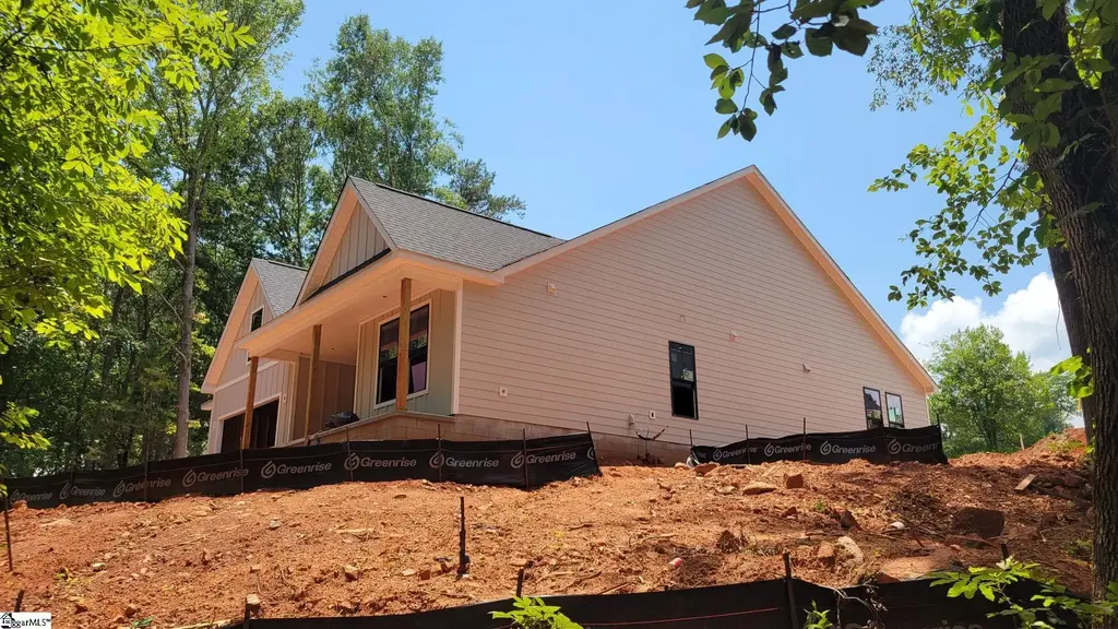 1815 Cross Creek Drive, Seneca