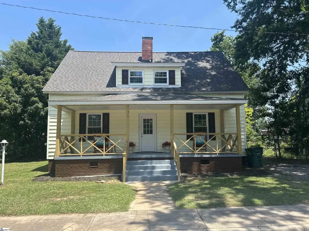 106 Washington Street, Clinton