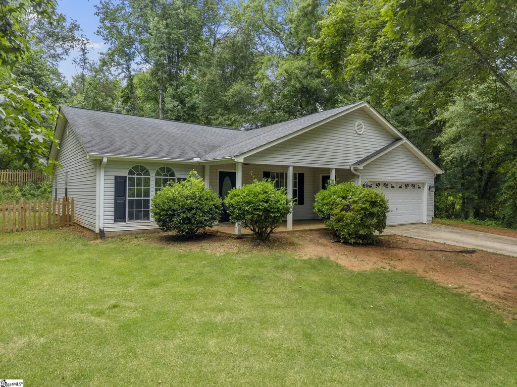121 Confederate Lane, Greer