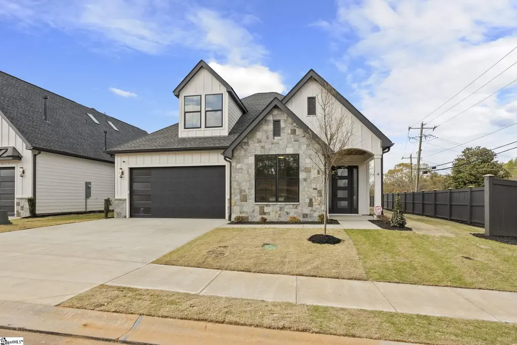 4 Adrian Way, Simpsonville