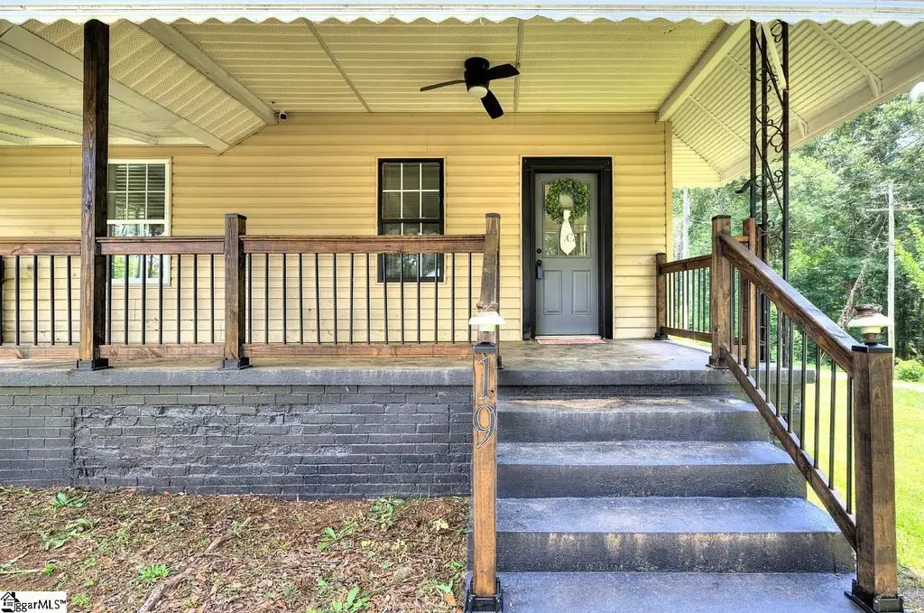 19 Clemson Street, Liberty