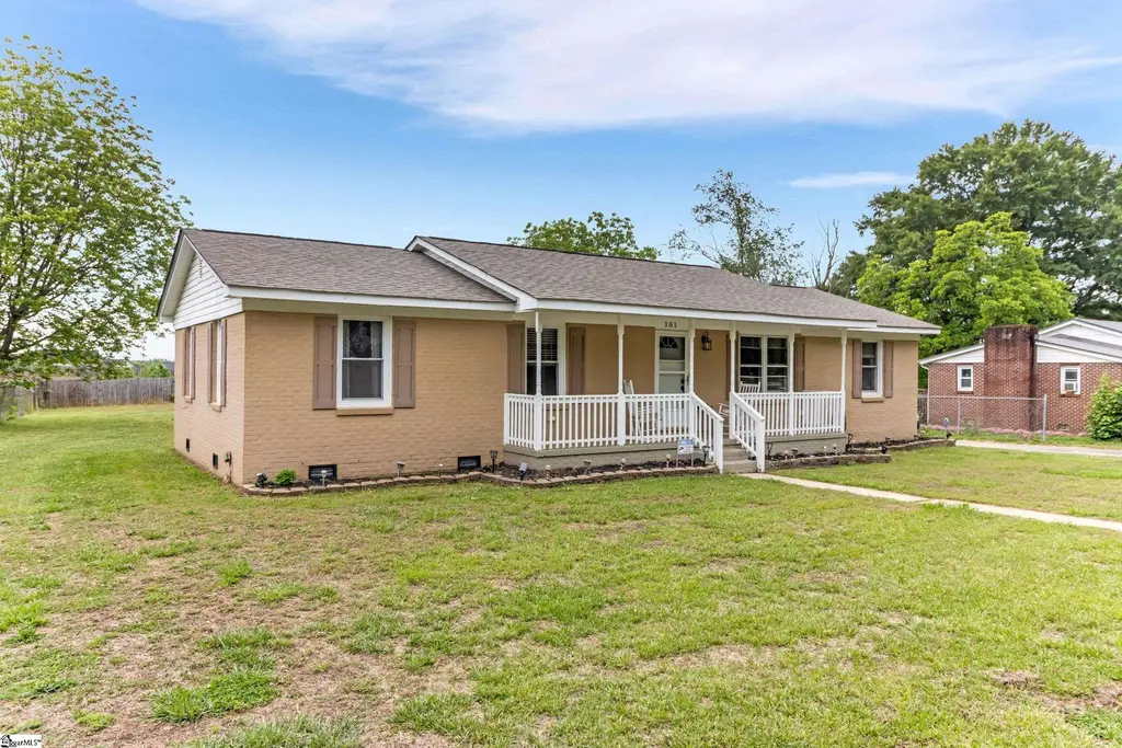 101 Redmond Drive, Fountain Inn