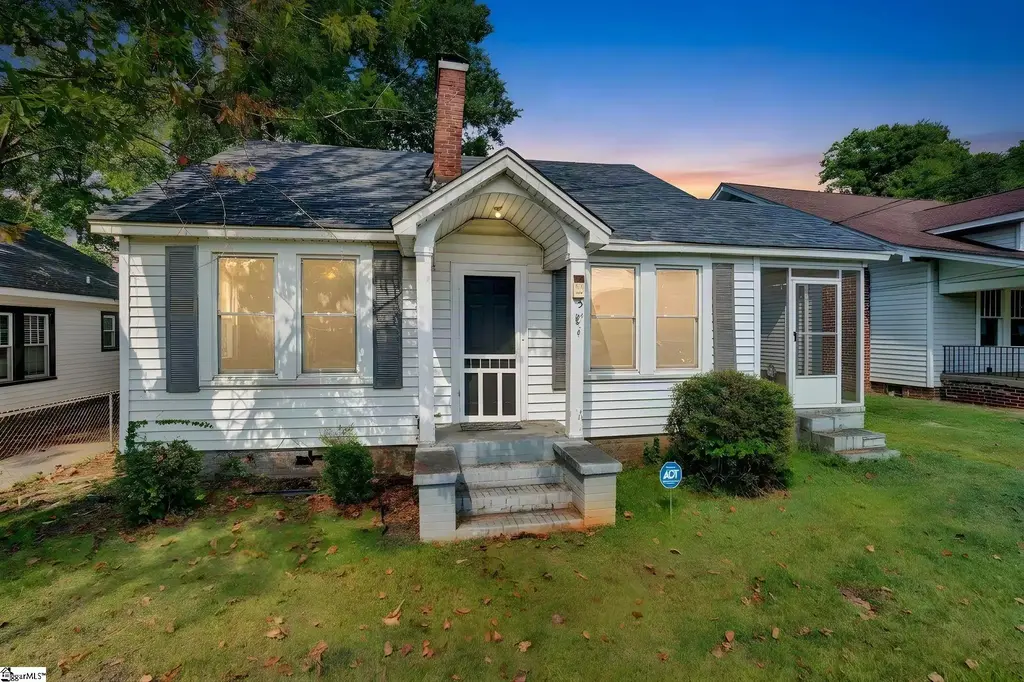 526 Perry Avenue, Greenville