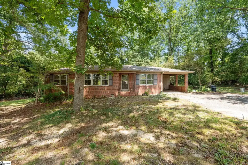 1290 Groce Meadow Road, Taylors