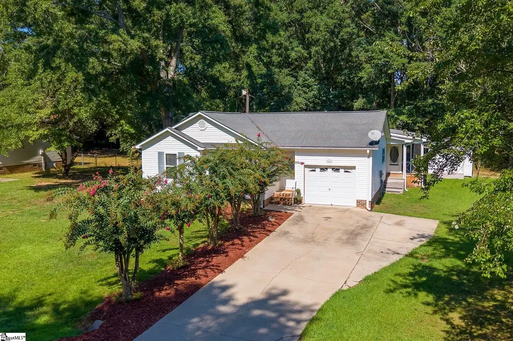 109 E Street, Williamston