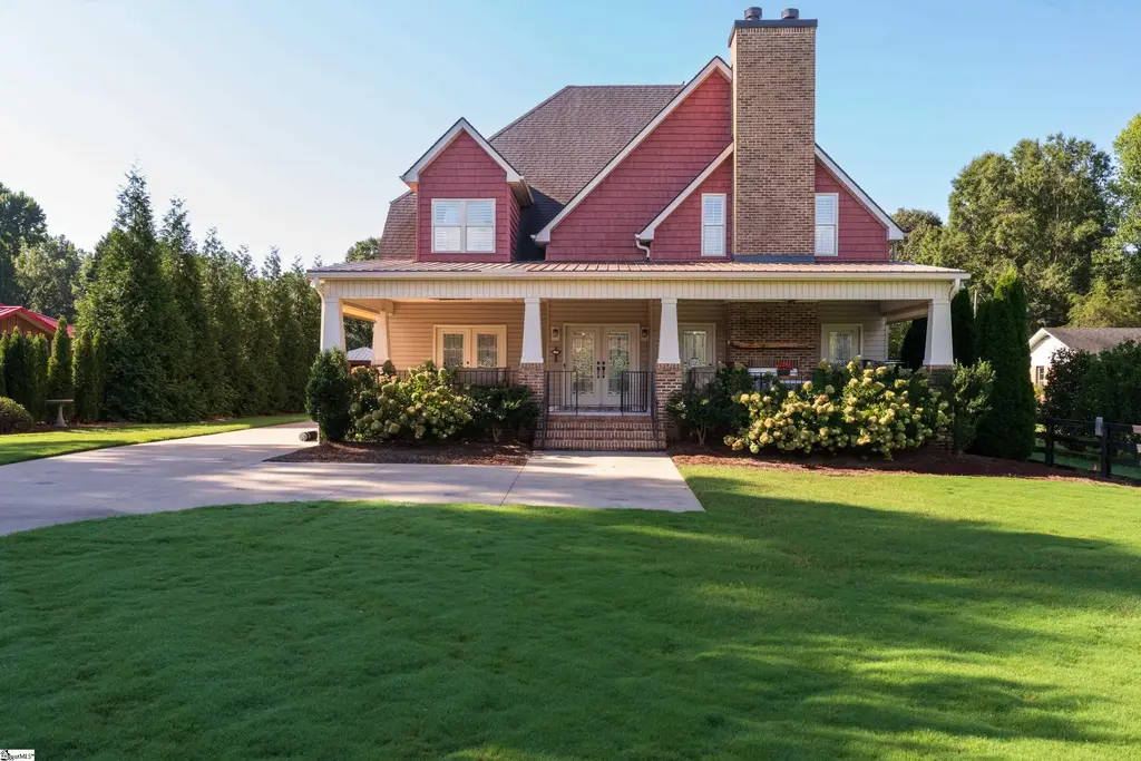 152 River Bend Road, Greenville