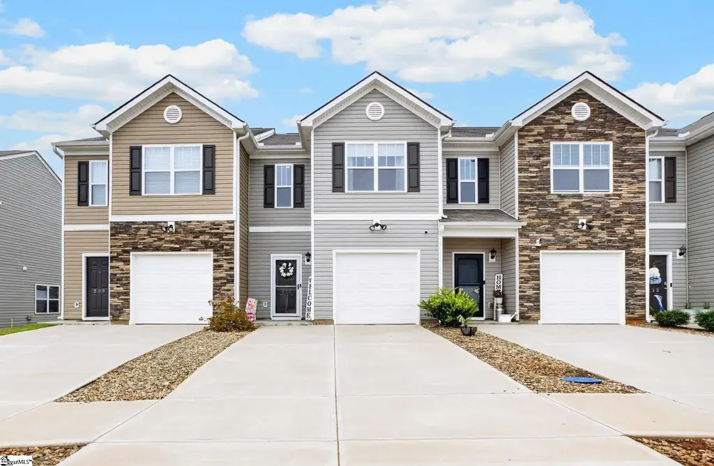 211 Sunriff Court, Greer