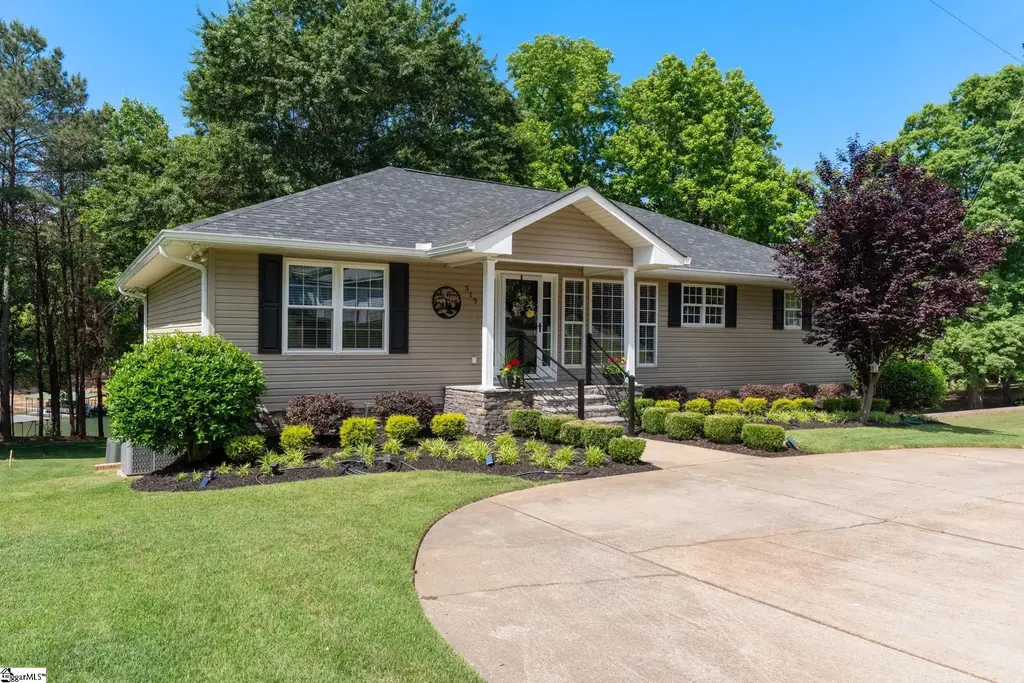 519 Island Point Road, Starr