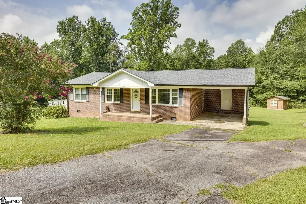161 Academy Drive, Pickens