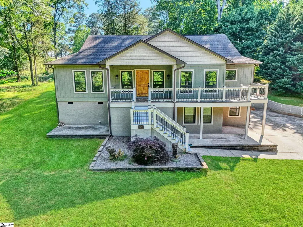 736 Three Wood Lane, Woodruff
