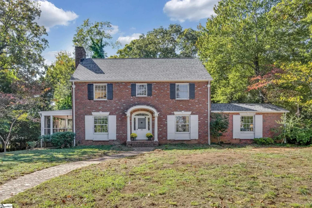 303 N B Street, Easley