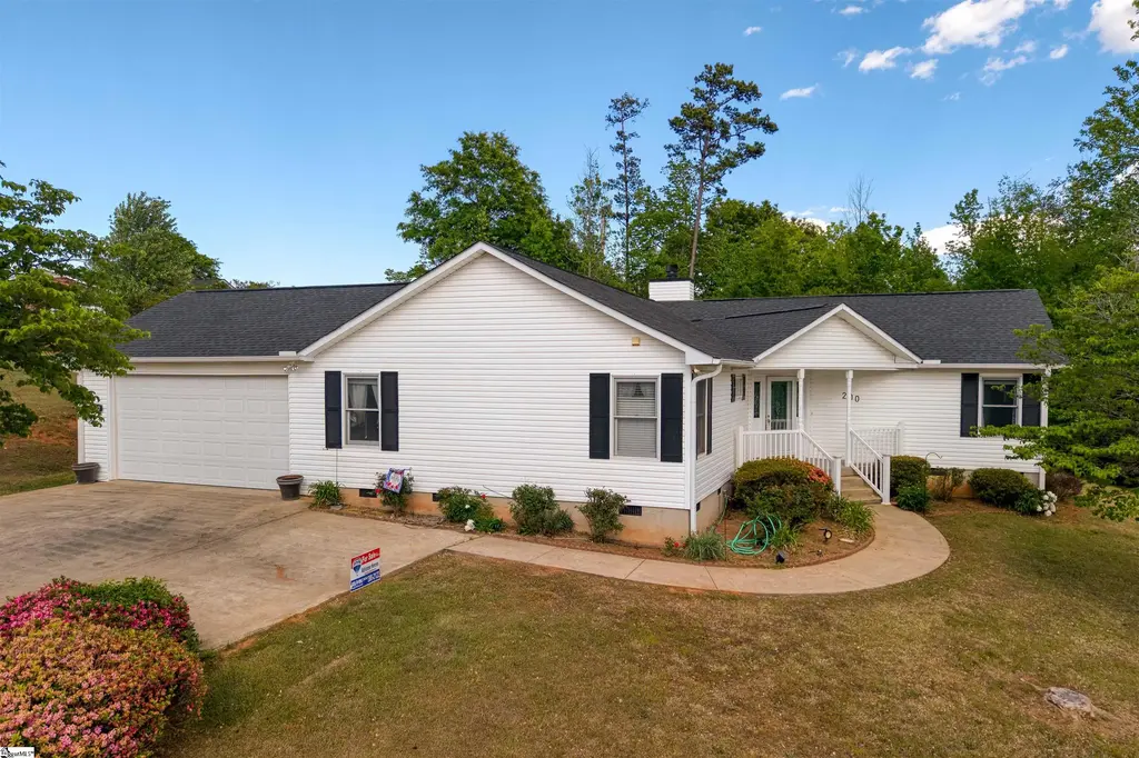 200 Leila Street, Seneca